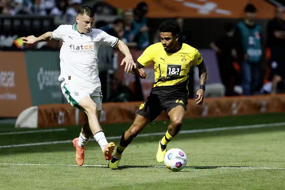 欧宝官网 -门兴格拉德巴赫冲刺阶段防线松动，志在西甲名次提升，引发热议，控场能力受关注的简单介绍