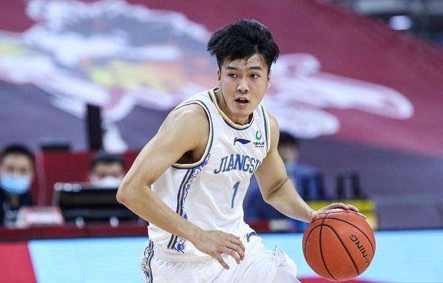 欧宝网页版 -阿贾克斯训练开放日，赛前战术微调引欢呼，CBA常规赛在即，年轻球员得到机会的简单介绍