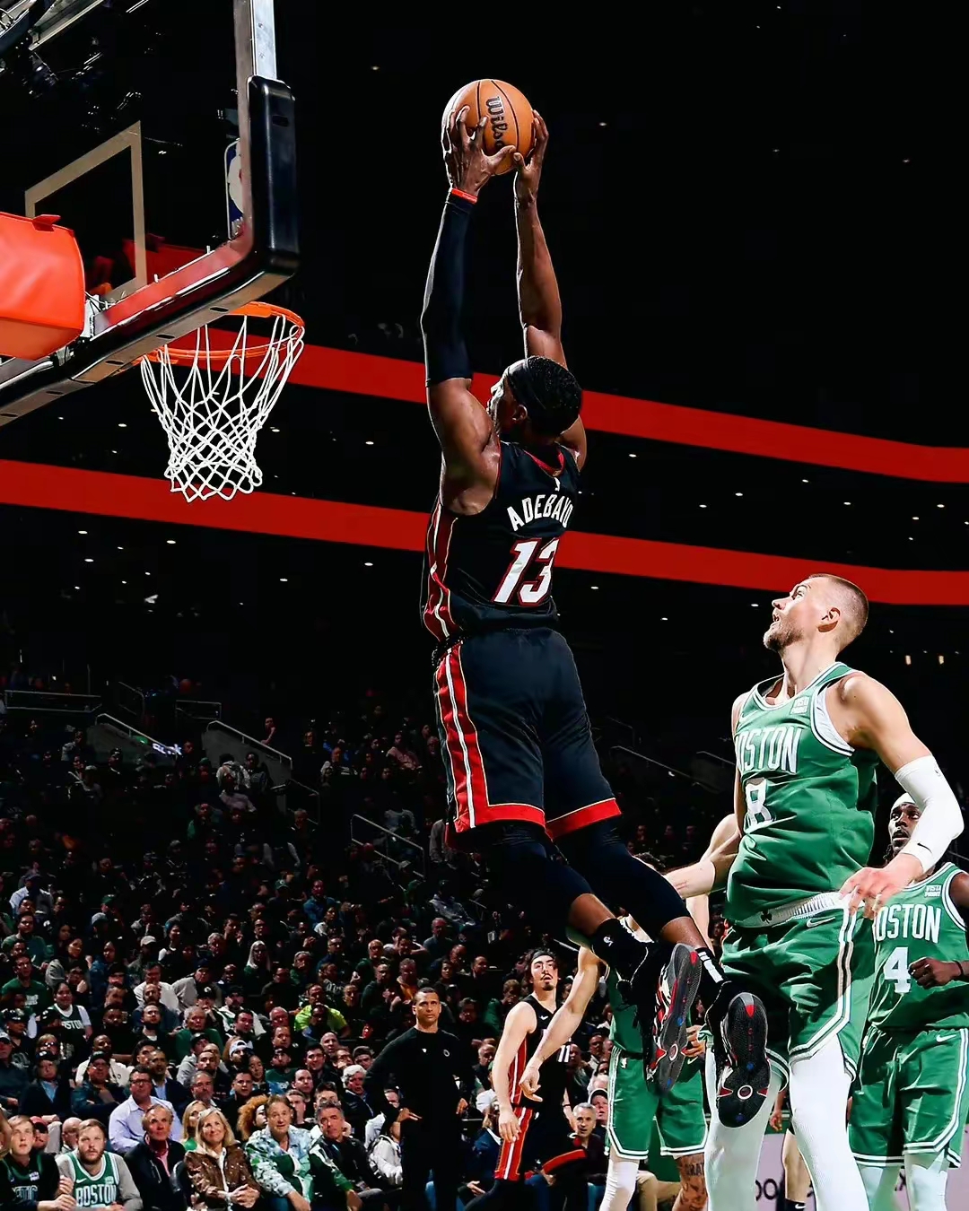 欧宝平台 -意大利杯冲刺阶段走向成谜，山东男篮外线爆发，气氛紧张，团队化学反应显著 