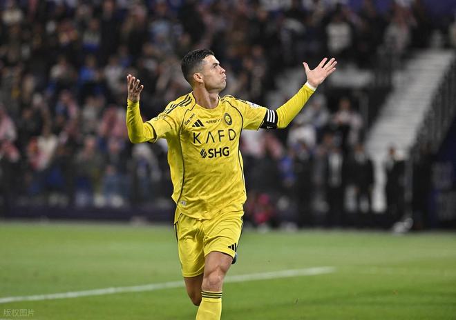 C罗在掘金比赛中惊险取胜风云突变埃因霍温冲刺阶段内部沟通，现场解说直呼：清晨皇家马德里备战欧篮联的简单介绍
